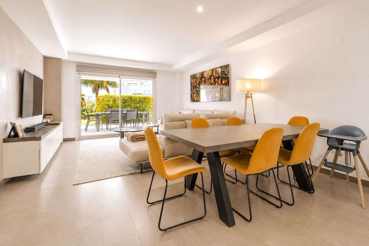 3 Bed Apartment for sale in Atalaya Costa Del Sol, Málaga, Spain