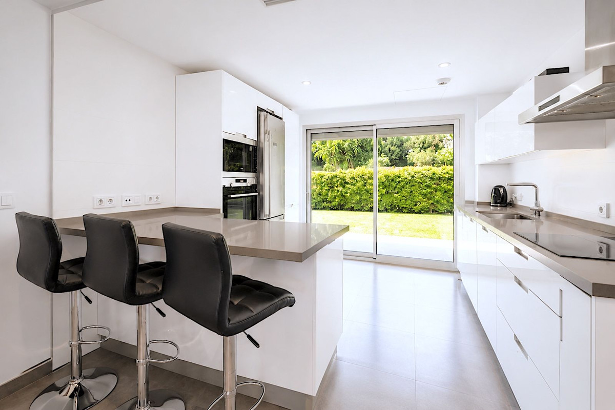 3 Bed Apartment for sale in Atalaya Costa Del Sol, Málaga, Spain