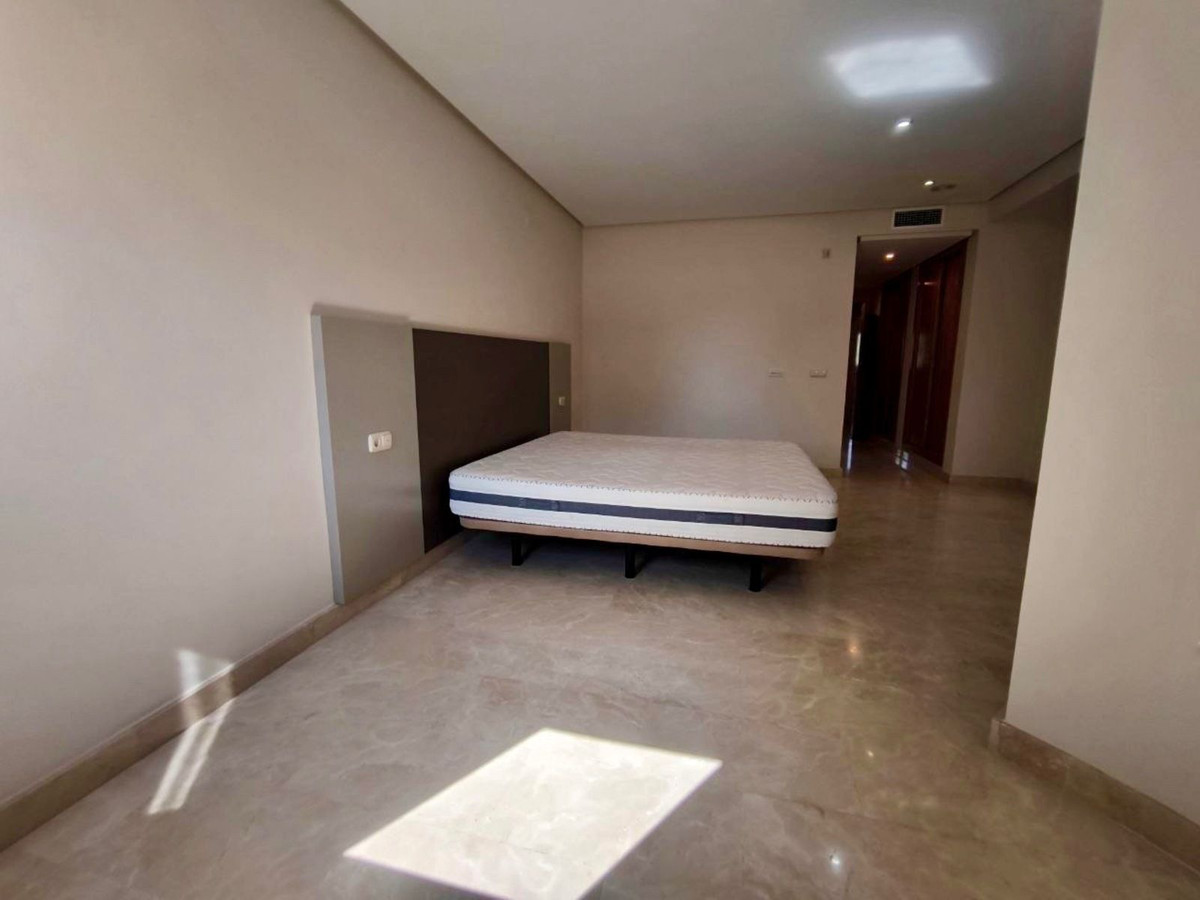 3 Bed Apartment for sale in Puerto Banús Costa Del Sol, Málaga, Spain
