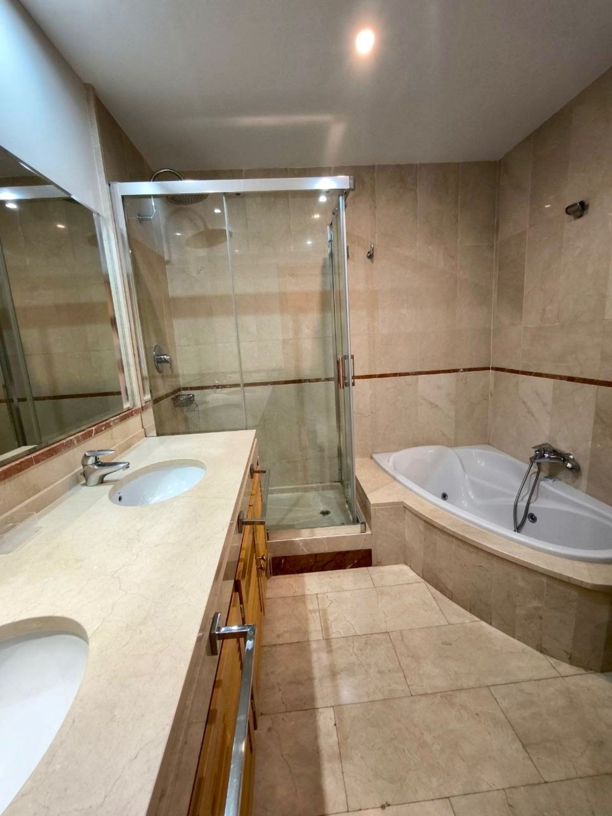 3 Bed Apartment for sale in Puerto Banús Costa Del Sol, Málaga, Spain