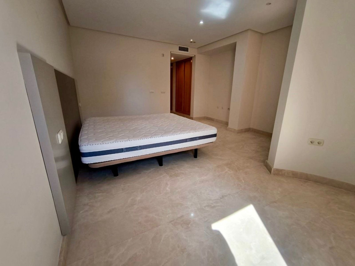 3 Bed Apartment for sale in Puerto Banús Costa Del Sol, Málaga, Spain