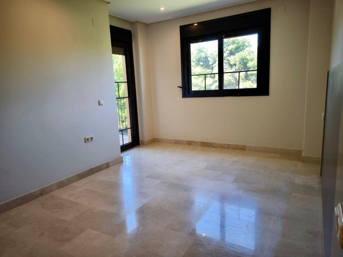 3 Bed Apartment for sale in Puerto Banús Costa Del Sol, Málaga, Spain