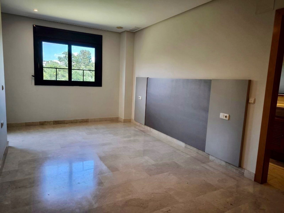3 Bed Apartment for sale in Puerto Banús Costa Del Sol, Málaga, Spain