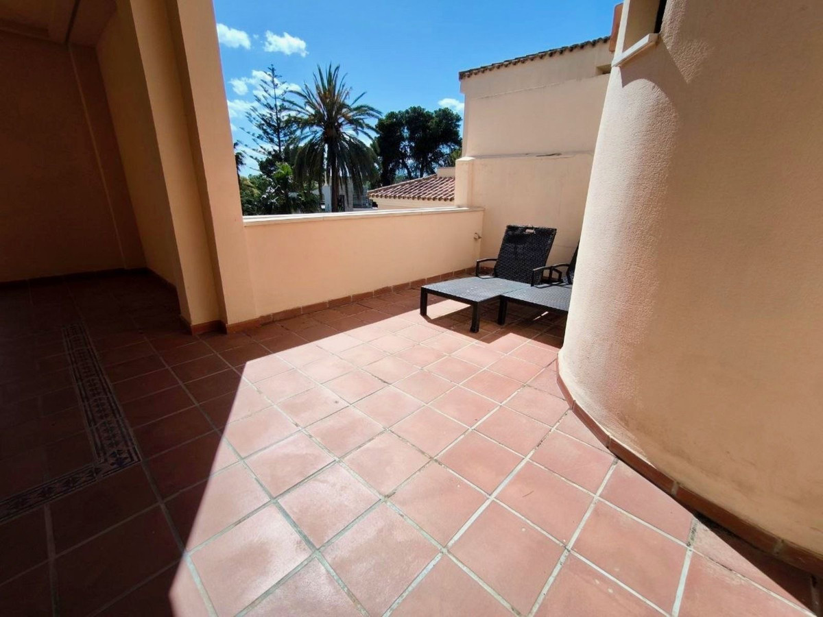 3 Bed Apartment for sale in Puerto Banús Costa Del Sol, Málaga, Spain