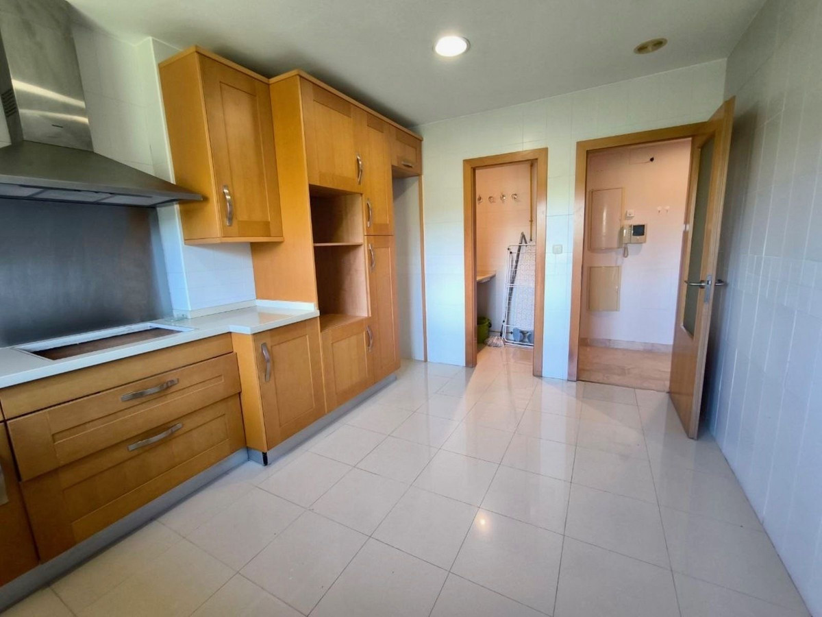 3 Bed Apartment for sale in Puerto Banús Costa Del Sol, Málaga, Spain