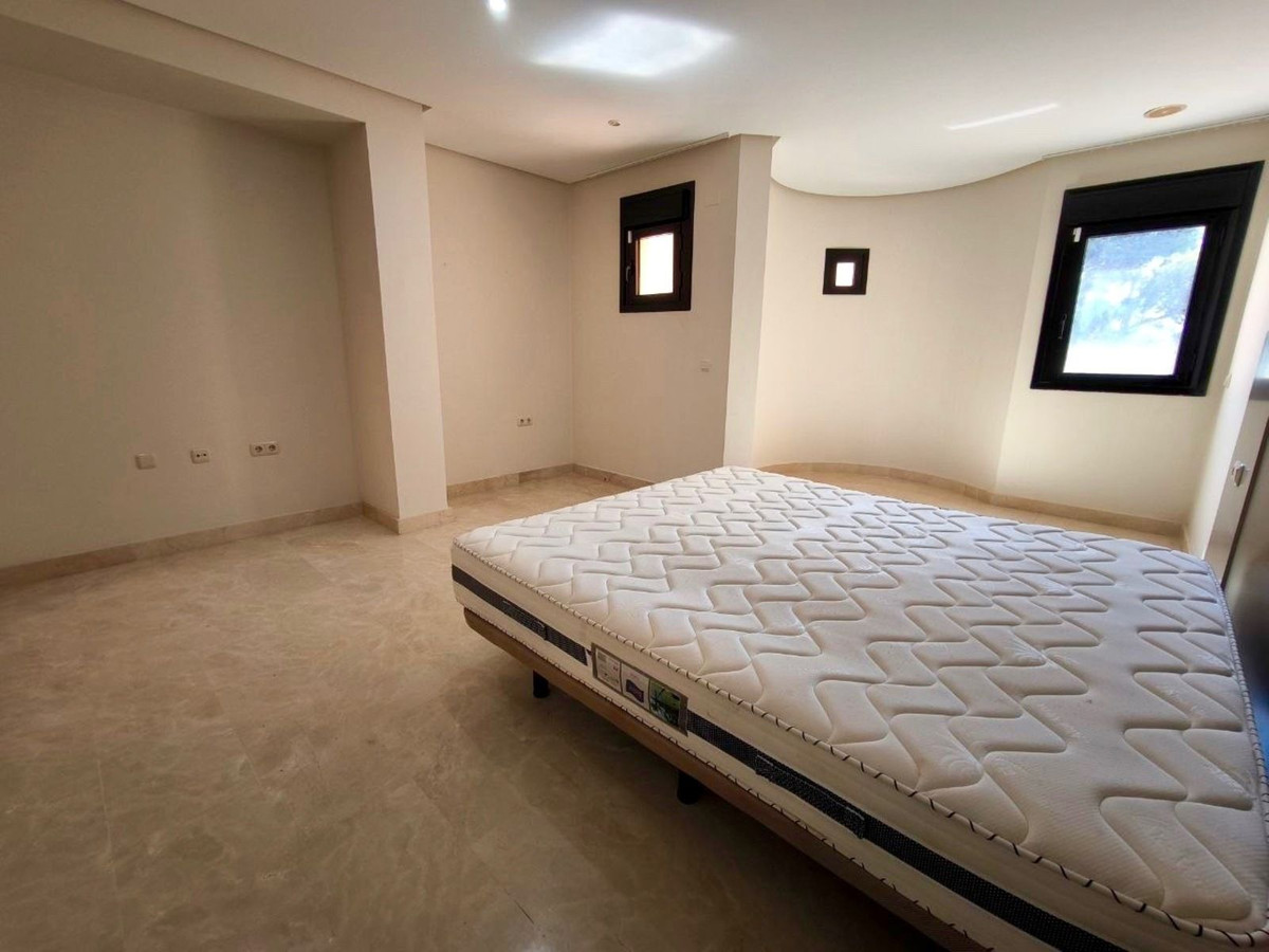 3 Bed Apartment for sale in Puerto Banús Costa Del Sol, Málaga, Spain