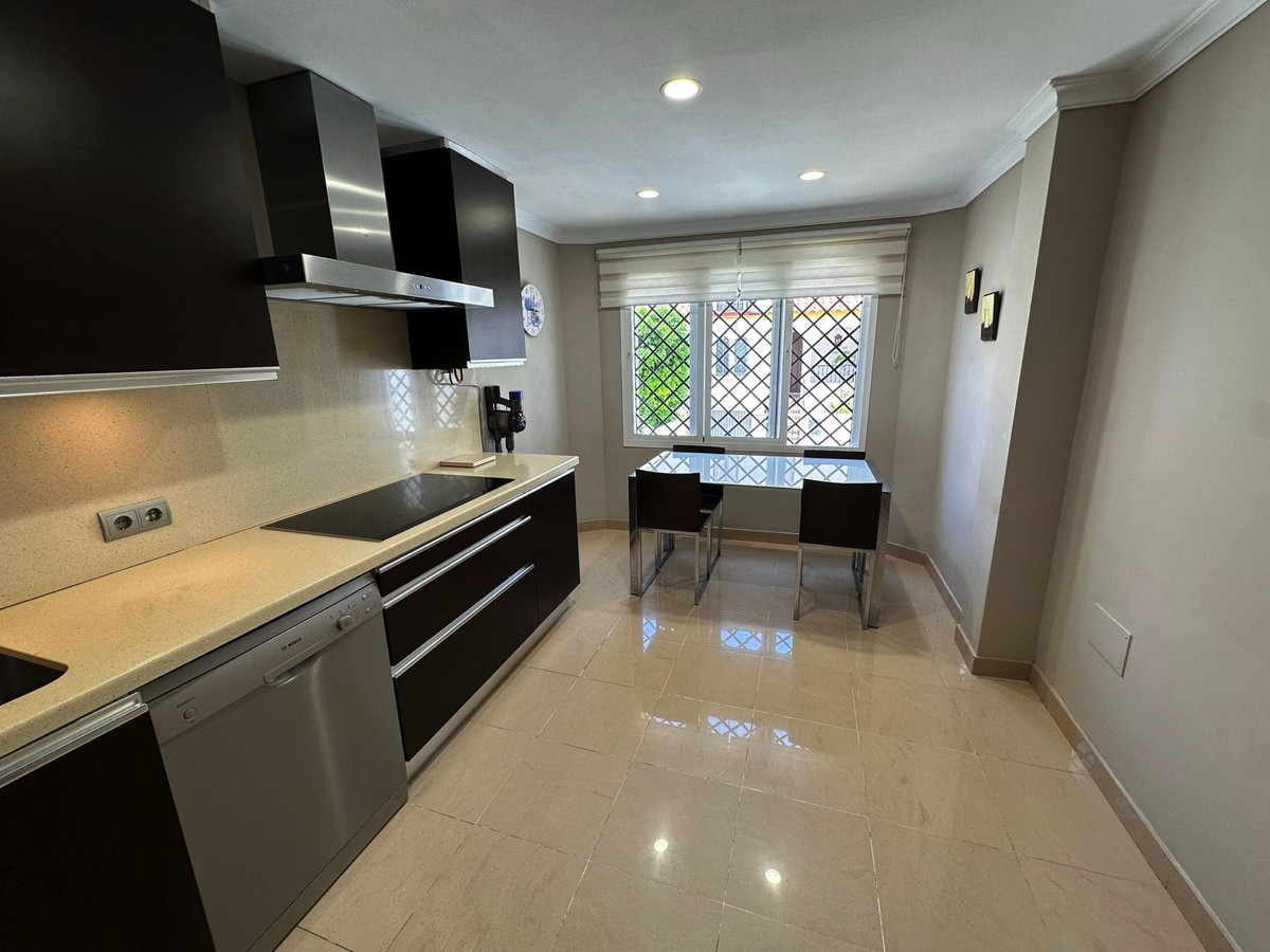 4 Bed Townhouse for sale in Estepona Costa Del Sol, Málaga, Spain