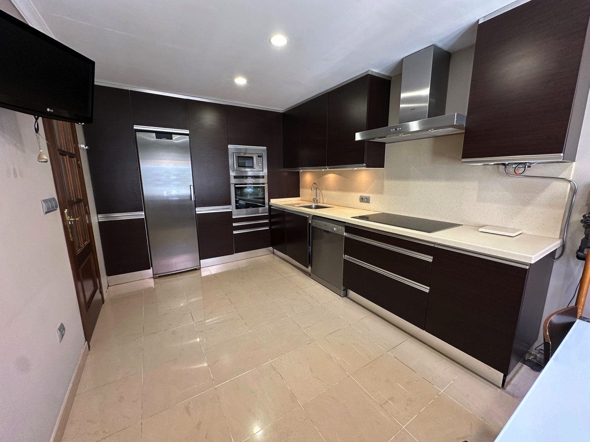 4 Bed Townhouse for sale in Estepona Costa Del Sol, Málaga, Spain
