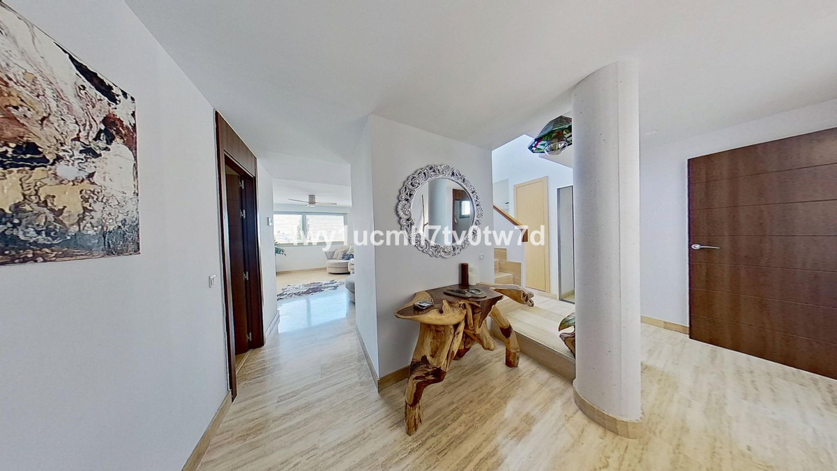5 Bed Apartment for sale in La Cala De Mijas Costa Del Sol, Málaga, Spain