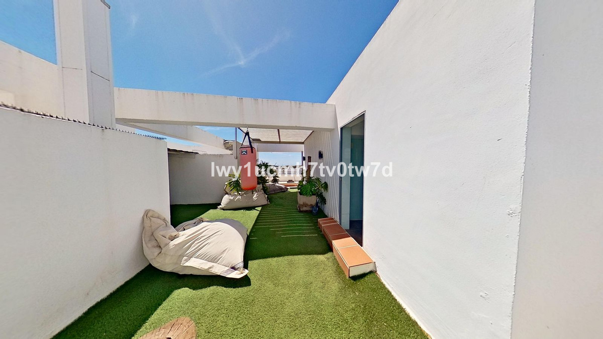 5 Bed Apartment for sale in La Cala De Mijas Costa Del Sol, Málaga, Spain