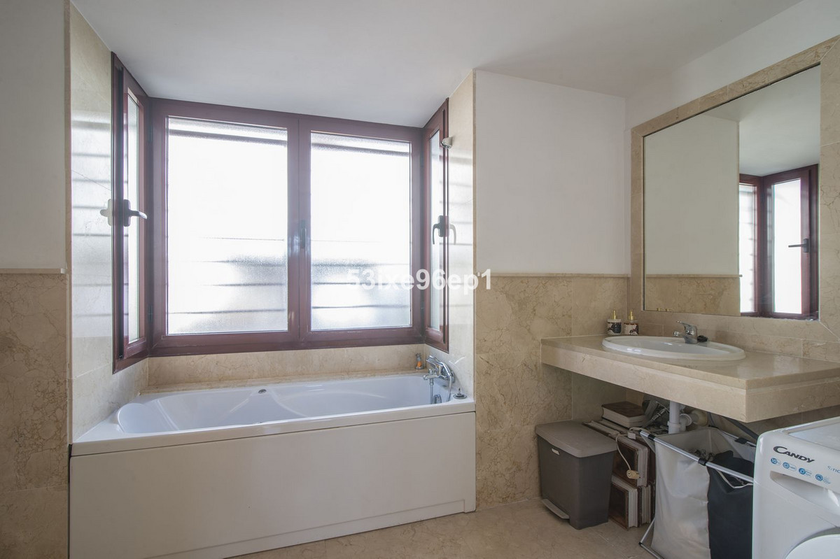 2 Bed Townhouse for sale in Doña Julia Costa Del Sol, Málaga, Spain