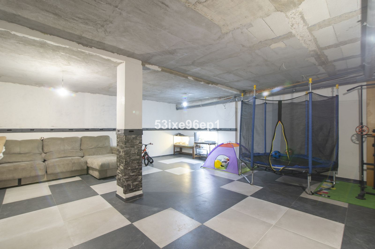 2 Bed Townhouse for sale in Doña Julia Costa Del Sol, Málaga, Spain