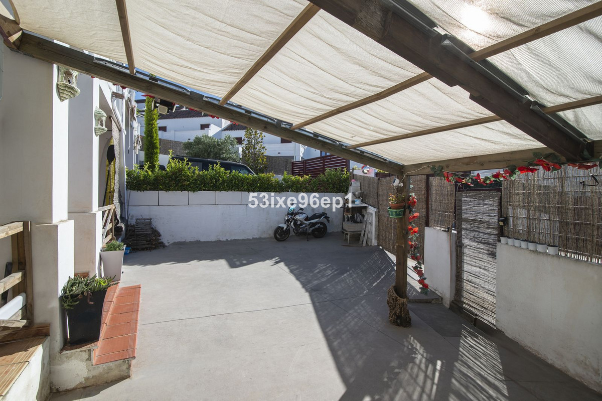 2 Bed Townhouse for sale in Doña Julia Costa Del Sol, Málaga, Spain