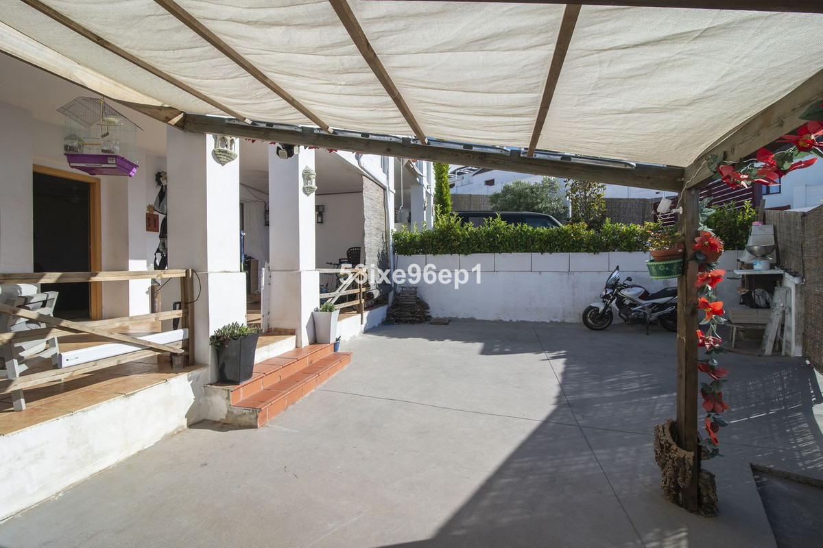 2 Bed Townhouse for sale in Doña Julia Costa Del Sol, Málaga, Spain