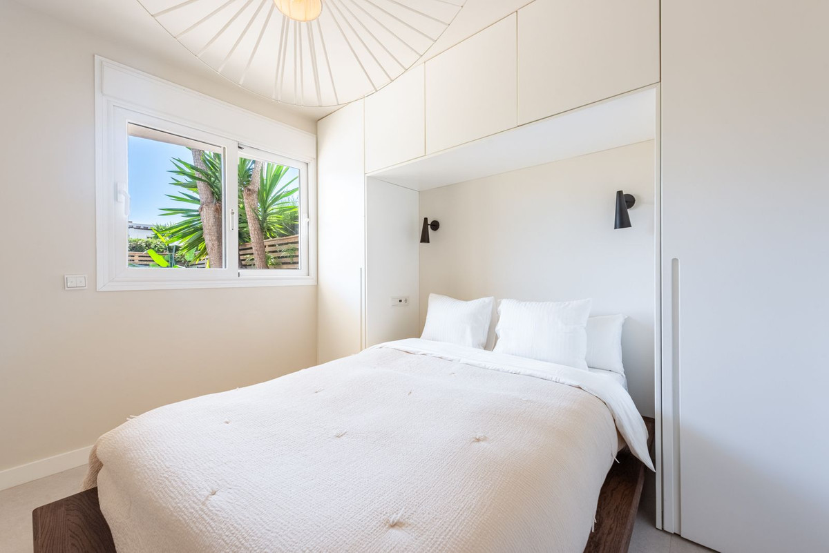 3 Bed Apartment for sale in Nueva Andalucía Costa Del Sol, Málaga, Spain