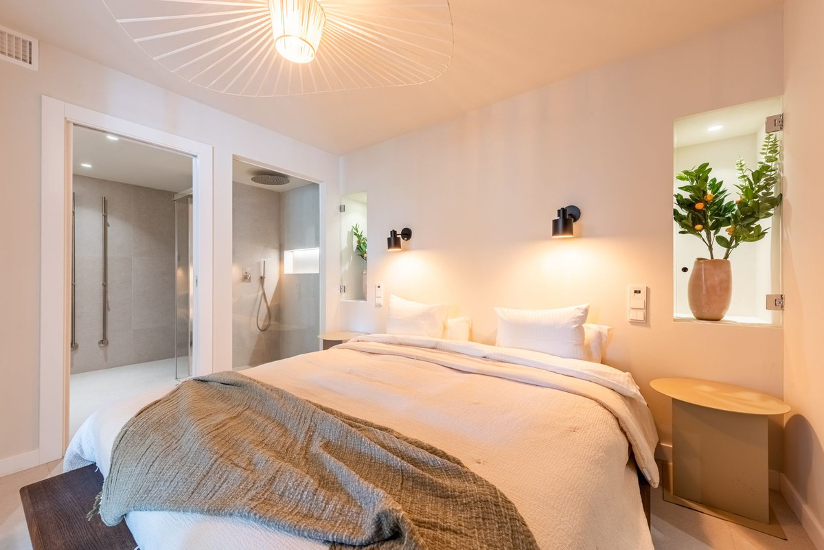 3 Bed Apartment for sale in Nueva Andalucía Costa Del Sol, Málaga, Spain