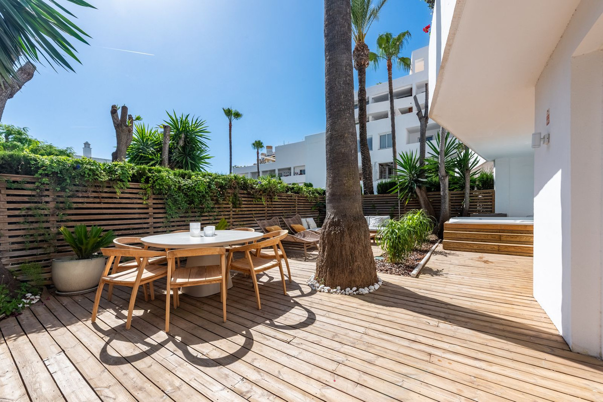 3 Bed Apartment for sale in Nueva Andalucía Costa Del Sol, Málaga, Spain