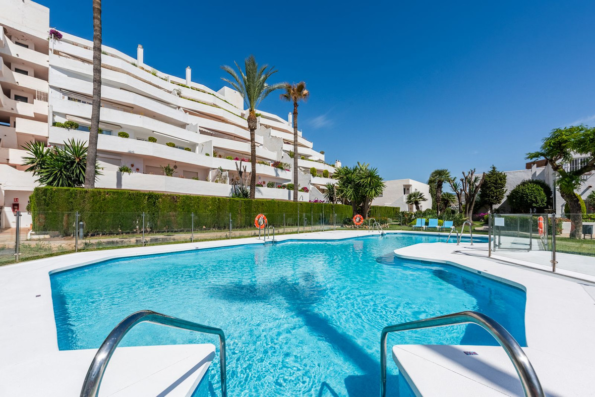 3 Bed Apartment for sale in Nueva Andalucía Costa Del Sol, Málaga, Spain