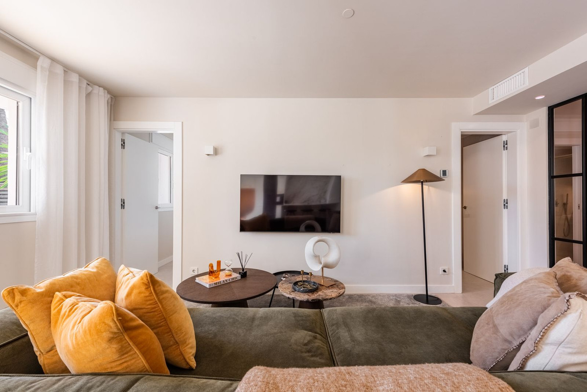 3 Bed Apartment for sale in Nueva Andalucía Costa Del Sol, Málaga, Spain