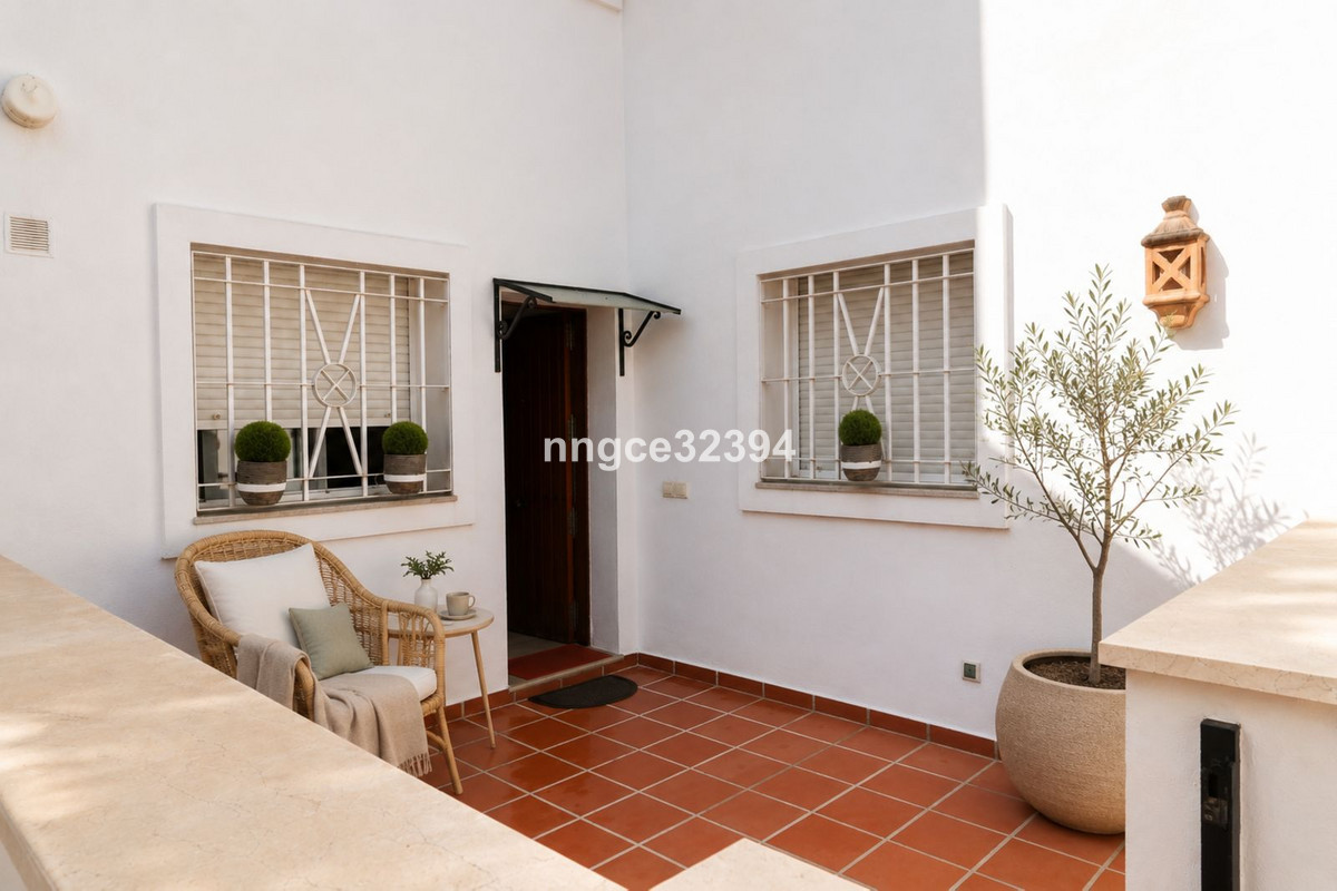 2 Bed Apartment for sale in Nueva Andalucía Costa Del Sol, Málaga, Spain