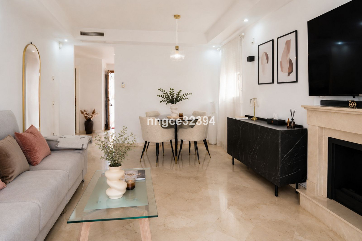 2 Bed Apartment for sale in Nueva Andalucía Costa Del Sol, Málaga, Spain