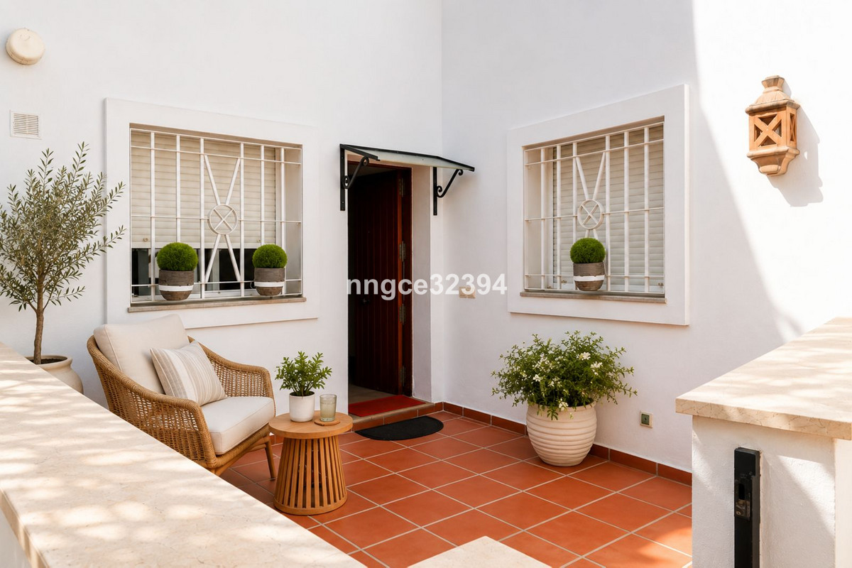 2 Bed Apartment for sale in Nueva Andalucía Costa Del Sol, Málaga, Spain