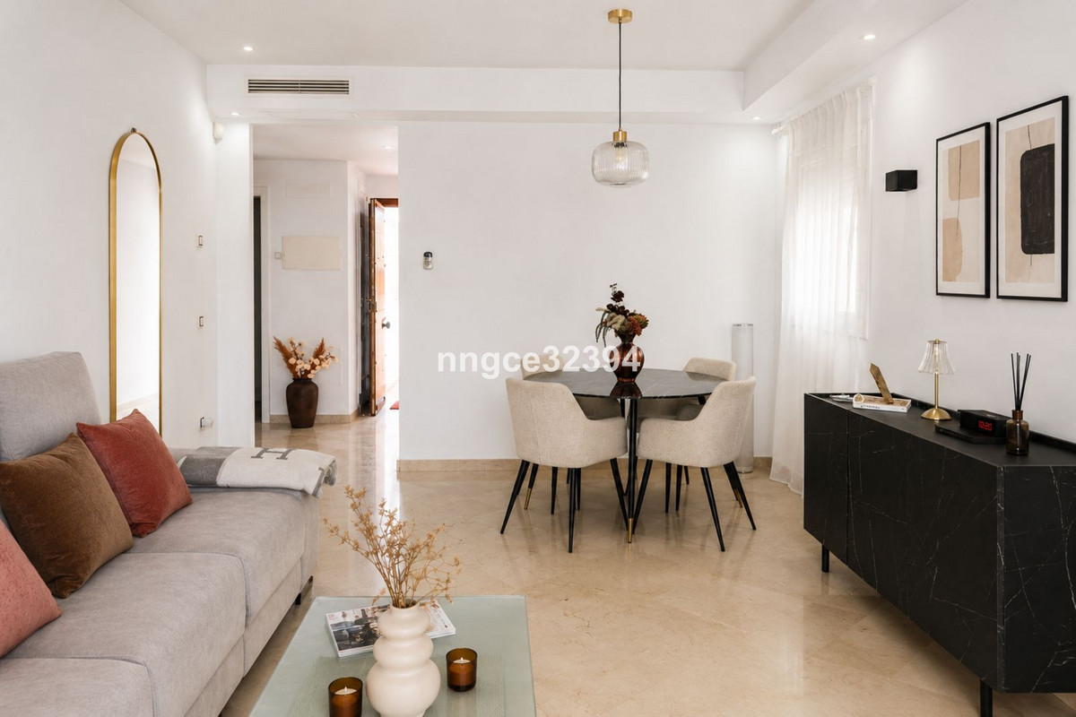 2 Bed Apartment for sale in Nueva Andalucía Costa Del Sol, Málaga, Spain