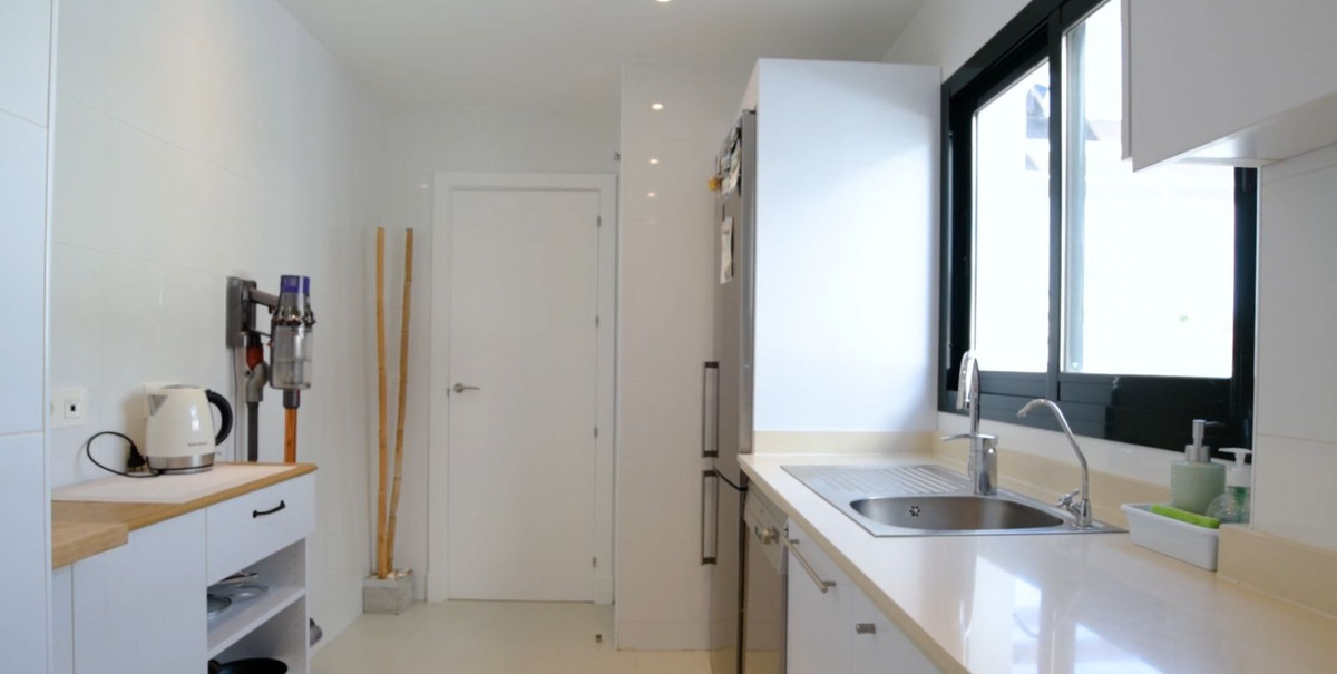 3 Bed Apartment for sale in Casares Costa Del Sol, Málaga, Spain