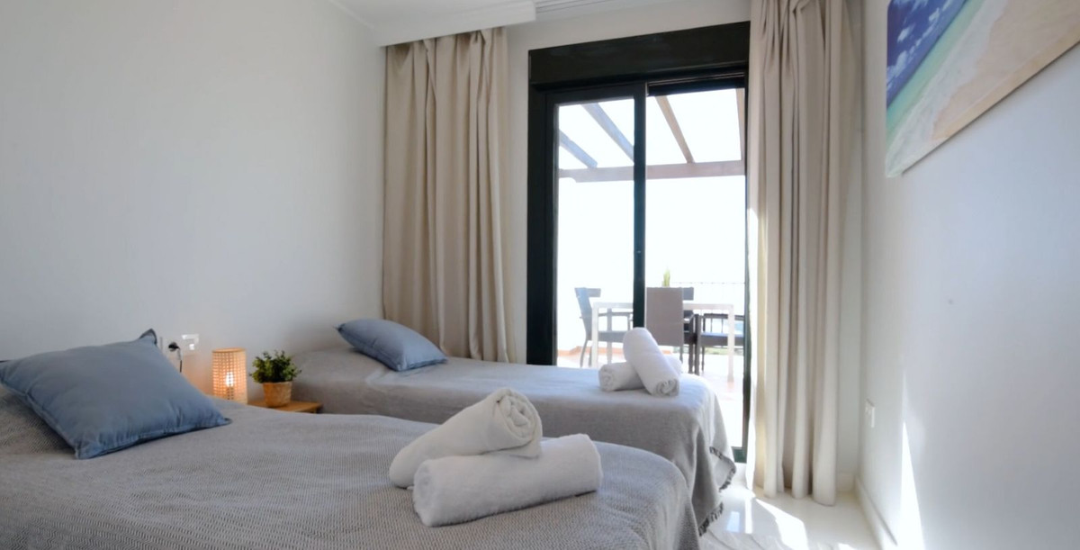3 Bed Apartment for sale in Casares Costa Del Sol, Málaga, Spain