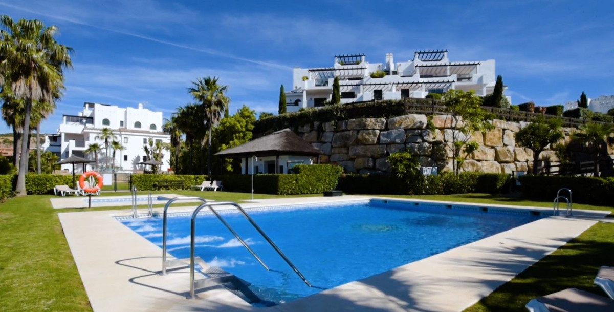 3 Bed Apartment for sale in Casares Costa Del Sol, Málaga, Spain