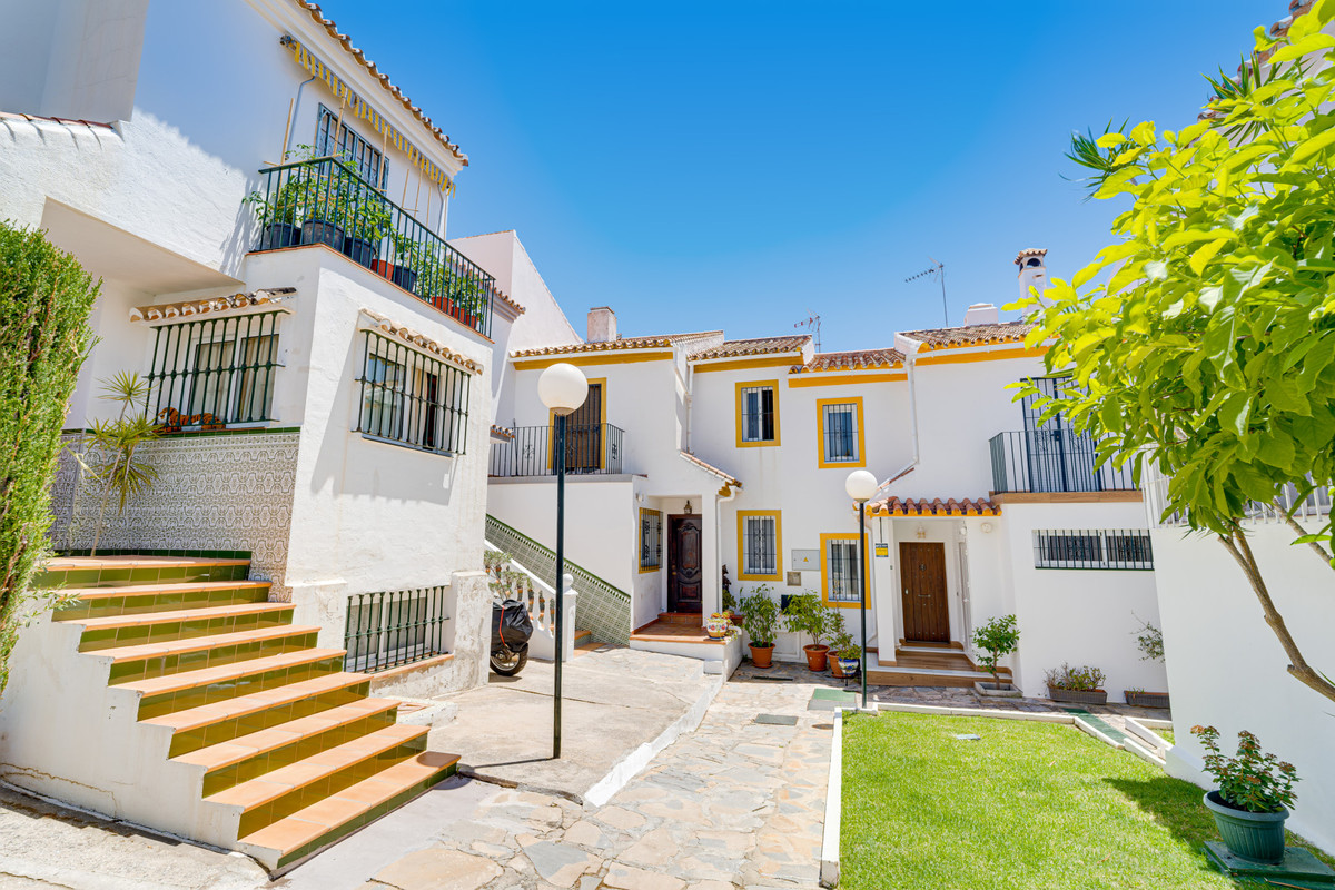 3 Bed Townhouse for sale in Estepona Costa Del Sol, Málaga, Spain