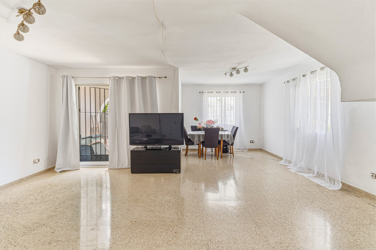 3 Bed Townhouse for sale in Estepona Costa Del Sol, Málaga, Spain