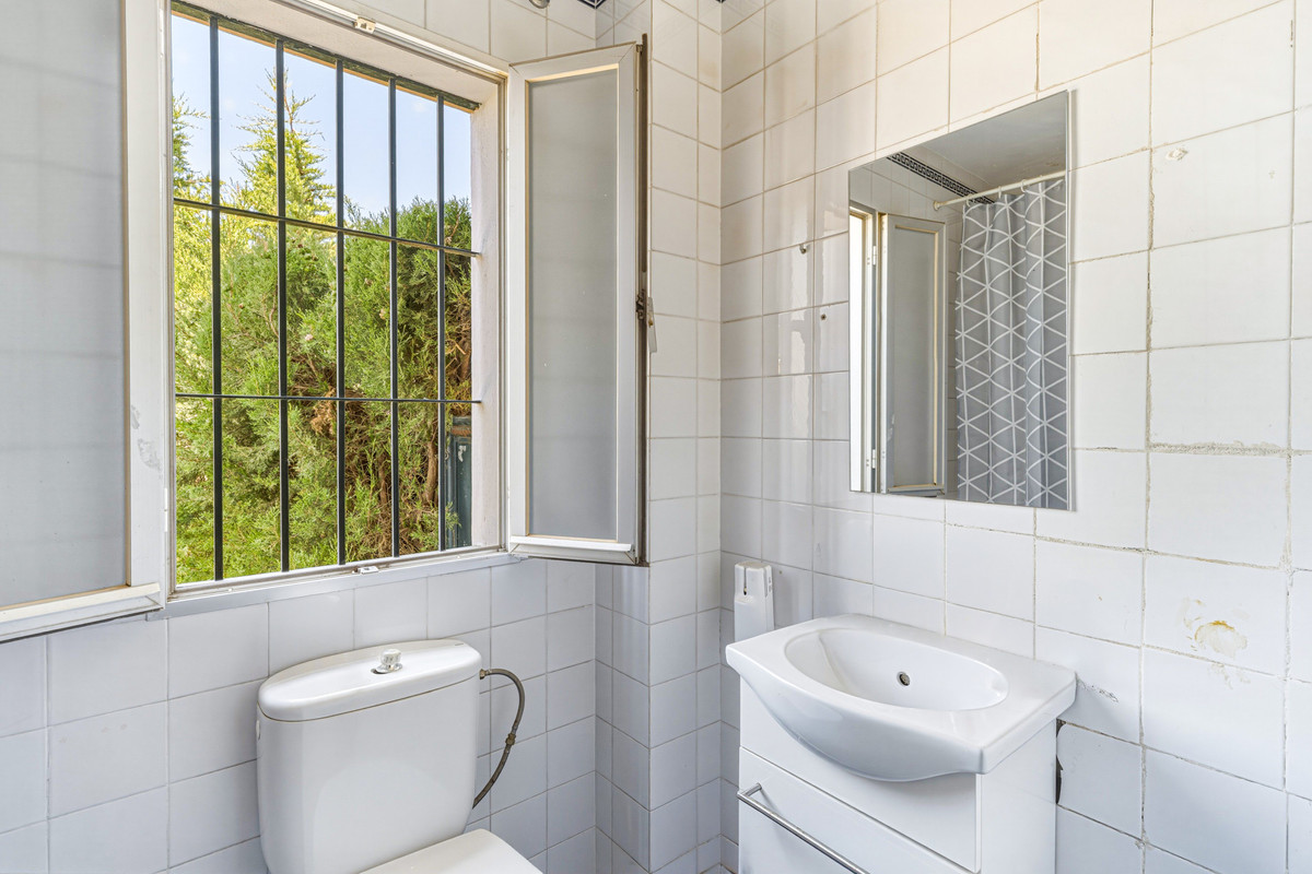 3 Bed Townhouse for sale in Estepona Costa Del Sol, Málaga, Spain