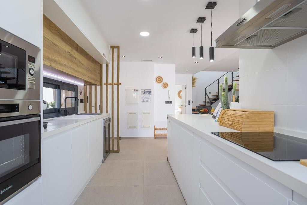 Se vende Villa - Chalet de 3 dormitorios en Costa Blanca, Alicante, España