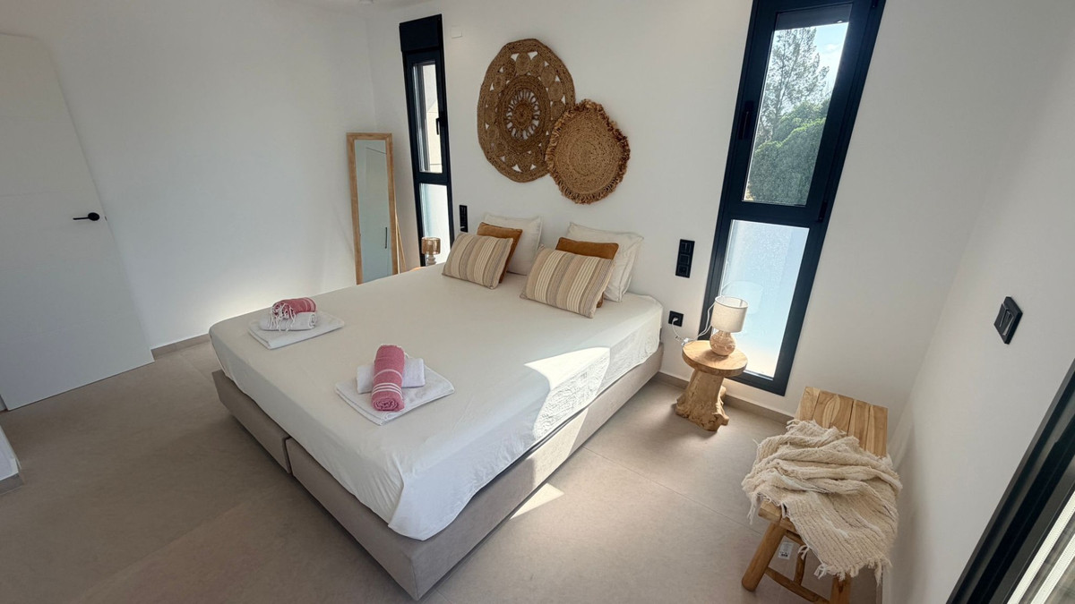 Se vende Villa - Chalet de 3 dormitorios en Costa Blanca, Alicante, España