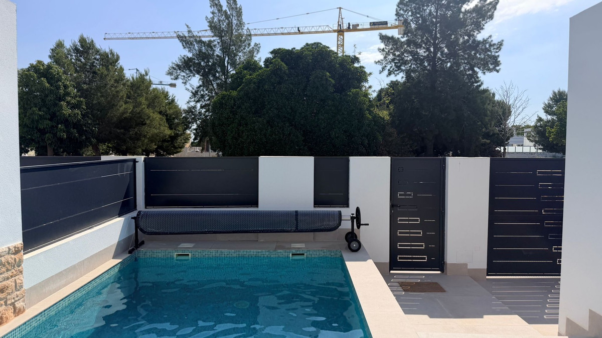 Se vende Villa - Chalet de 3 dormitorios en Costa Blanca, Alicante, España