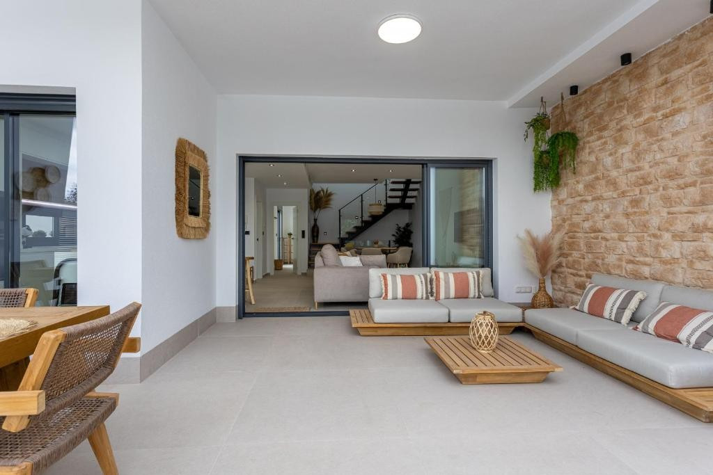 Se vende Villa - Chalet de 3 dormitorios en Costa Blanca, Alicante, España