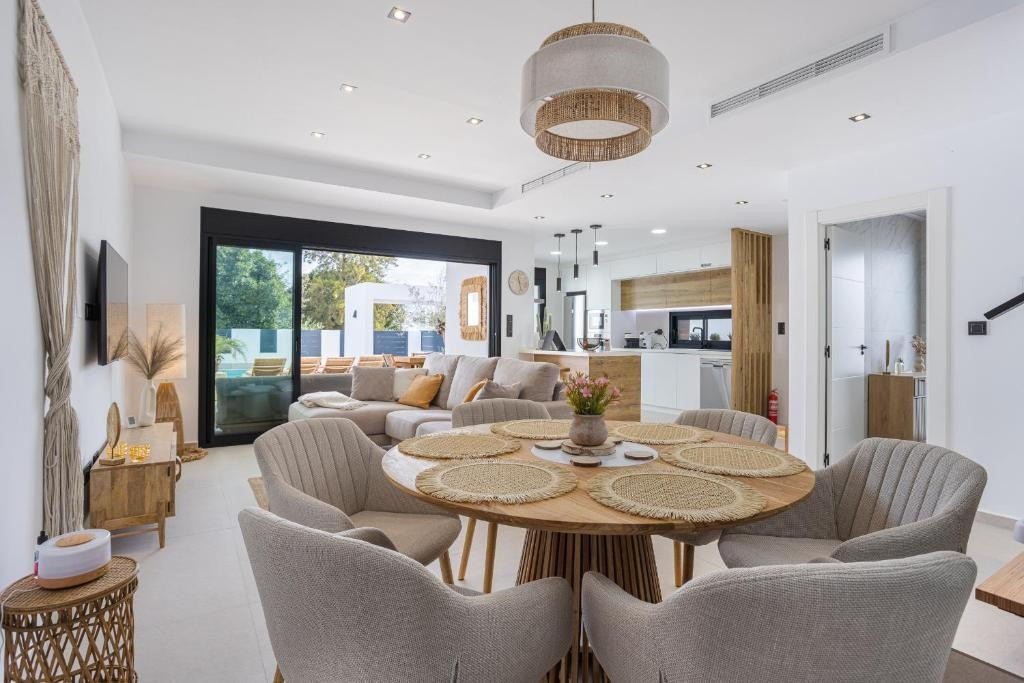 Se vende Villa - Chalet de 3 dormitorios en Costa Blanca, Alicante, España