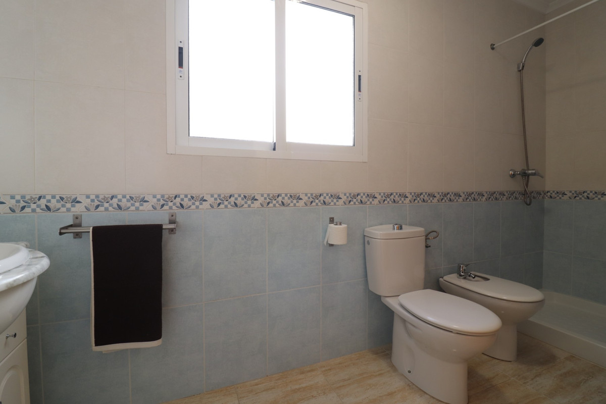 Se vende Apartamento Planta Media de 2 dormitorios en Costa Blanca, Alicante, España