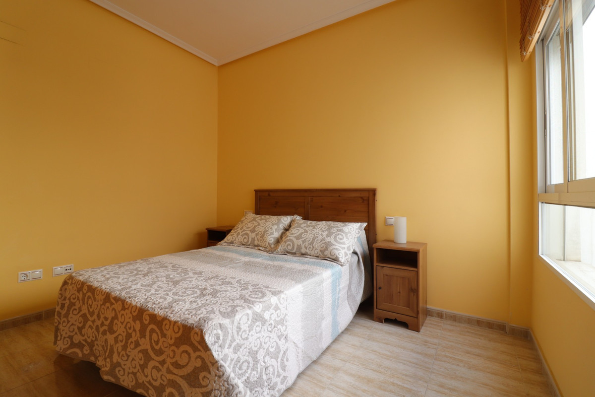 Se vende Apartamento Planta Media de 2 dormitorios en Costa Blanca, Alicante, España