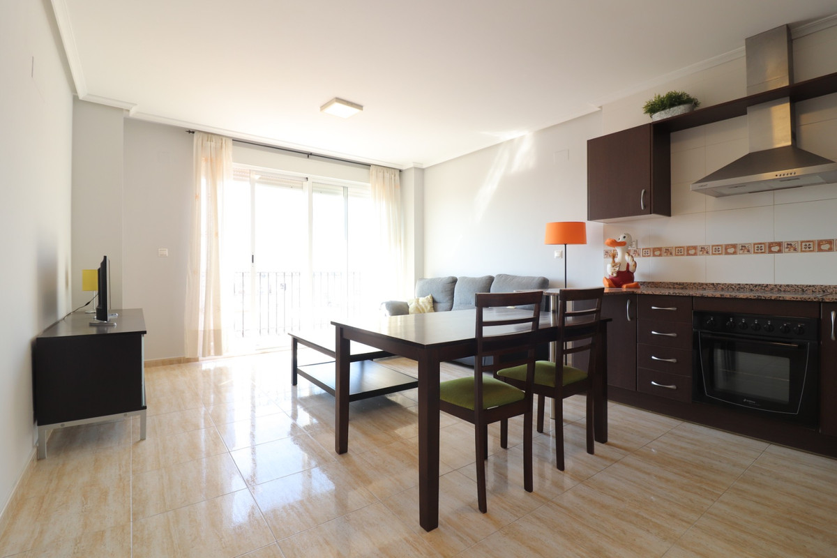 Se vende Apartamento Planta Media de 2 dormitorios en Costa Blanca, Alicante, España