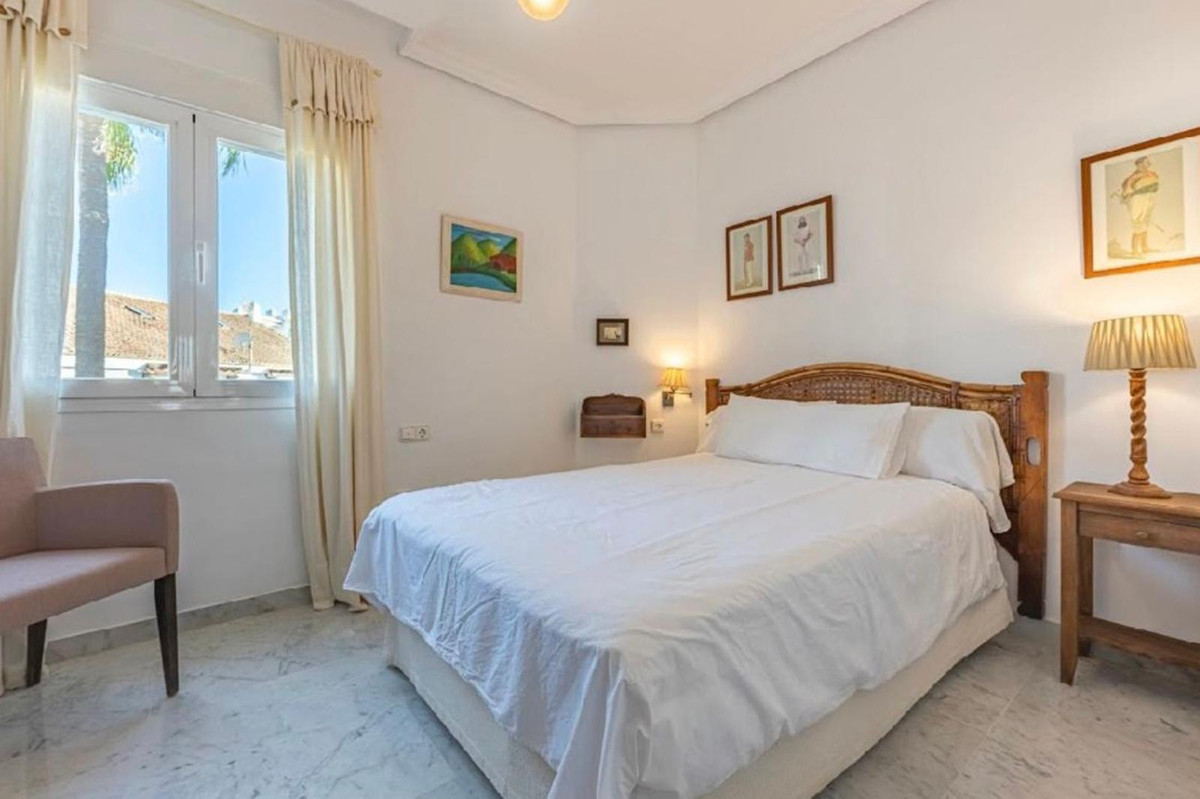 4 Bed Apartment for sale in Bahía De Marbella Costa Del Sol, Málaga, Spain