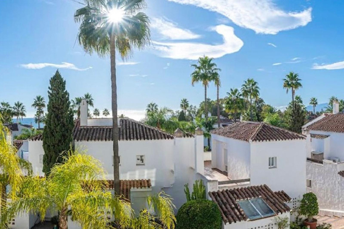 4 Bed Apartment for sale in Bahía De Marbella Costa Del Sol, Málaga, Spain