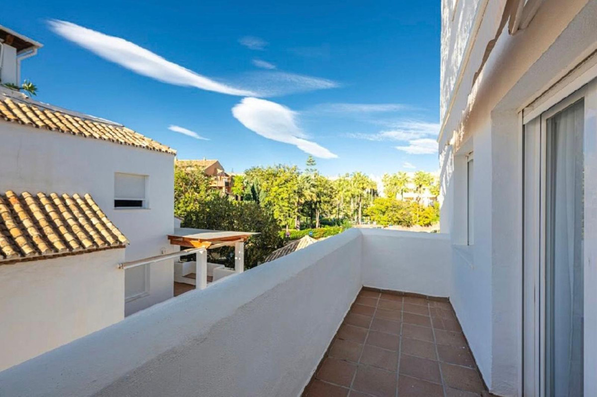 4 Bed Apartment for sale in Bahía De Marbella Costa Del Sol, Málaga, Spain