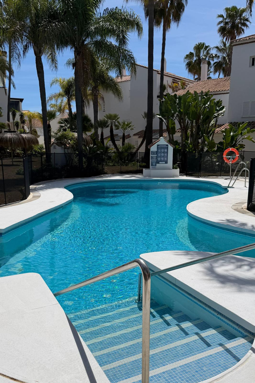 4 Bed Apartment for sale in Bahía De Marbella Costa Del Sol, Málaga, Spain
