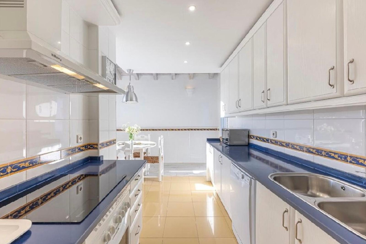 4 Bed Apartment for sale in Bahía De Marbella Costa Del Sol, Málaga, Spain