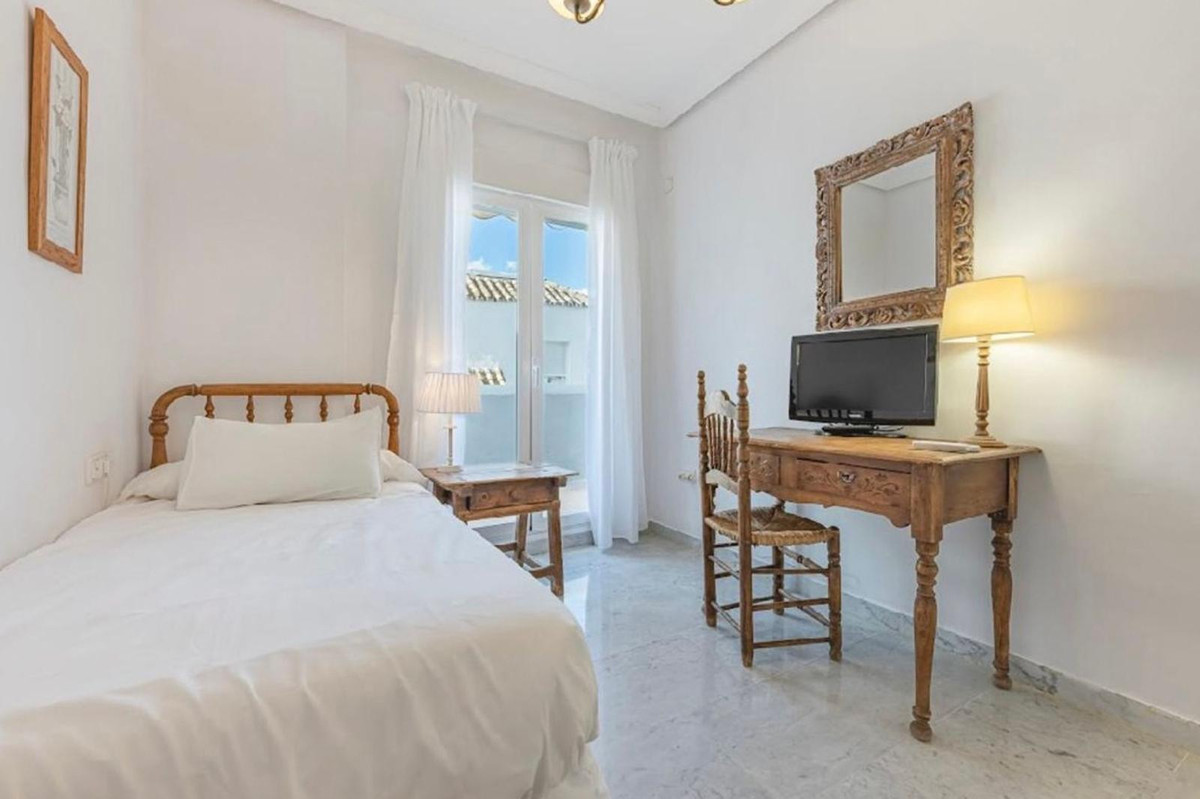 4 Bed Apartment for sale in Bahía De Marbella Costa Del Sol, Málaga, Spain
