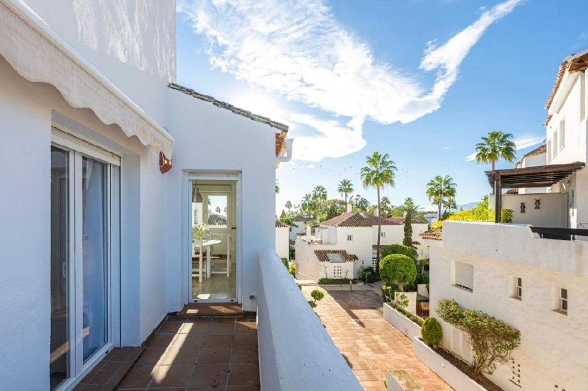 4 Bed Apartment for sale in Bahía De Marbella Costa Del Sol, Málaga, Spain