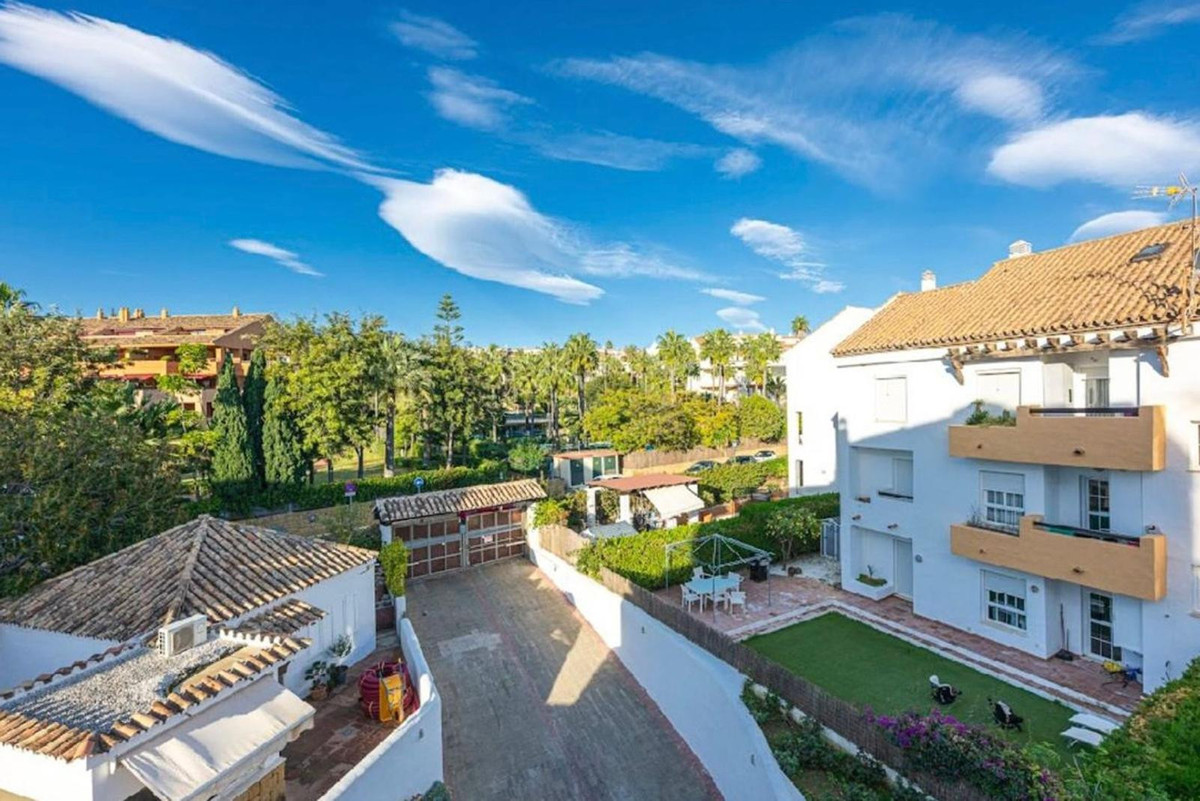 4 Bed Apartment for sale in Bahía De Marbella Costa Del Sol, Málaga, Spain