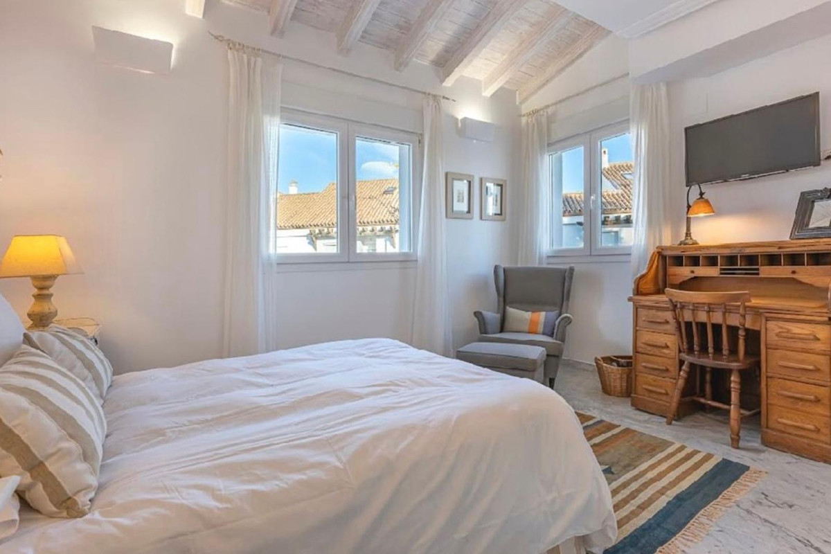 4 Bed Apartment for sale in Bahía De Marbella Costa Del Sol, Málaga, Spain